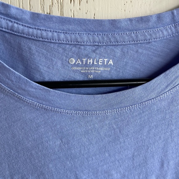 Like new! Athleta cropped Short Sleeve Tee. Size M. - Picture 3 of 3